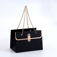 Пакет для цветов, ручка цепь, "Чёрный", с золотым тиснением, 15 х 10,5 х 10 см Пакет для цветов, ручка цепь, "Чёрный", с золотым тиснением, 15 х 10,5 х 10 см