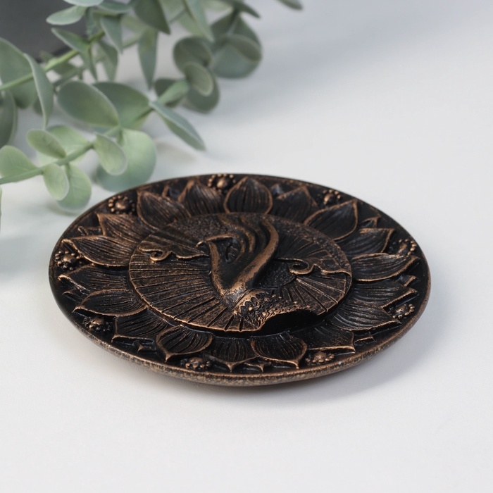 Подставка под благовония полистоун "Рука - Чин мудра" бронза 9,8x9,8x1 см