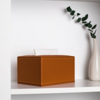 Шкатулка - диспенсер из искусственной кожи, цвет охра 10 х 18 х 10 см (салфетница)