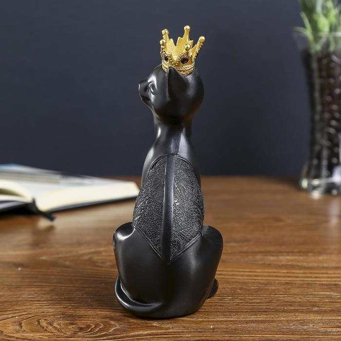 Сувенир полистоун "Чёрная кошка в золотой короне" 19,5х8,5х7,5 см