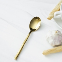 Ложка столовая из нержавеющей стали Magistro Kolos, длина 19,5 см, цвет золотой Ложка столовая из нержавеющей стали Magistro Kolos, длина 19,5 см, цвет золотой