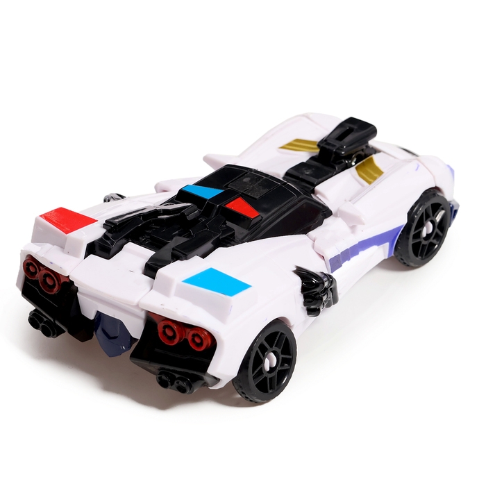 Робот &laquo;Полицейский&raquo;, трансформируется