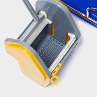 Тележка уборочная одноведерная с вертикальным и сеткой, синее ведро 25 л, хромированная рама Тележка уборочная одноведерная с вертикальным и сеткой, синее ведро 25 л, хромированная рама