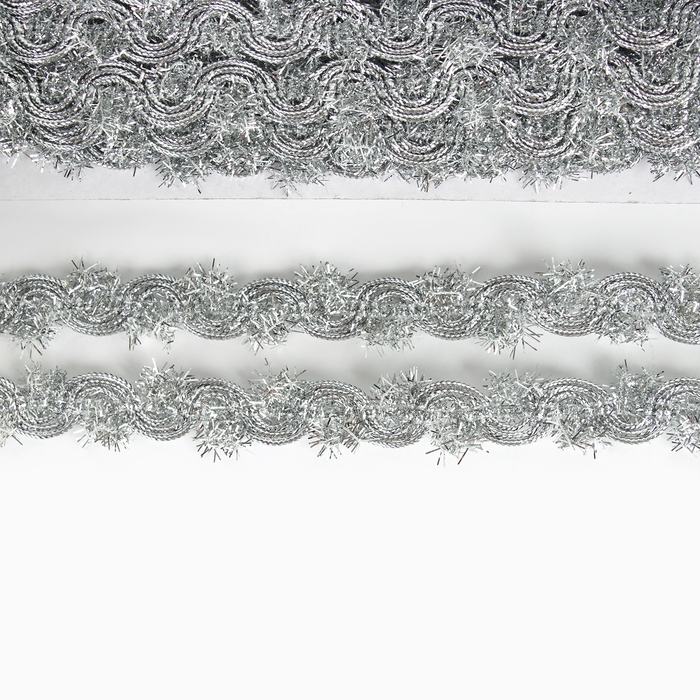 Тесьма, ширина 1,5 см., в рулоне 10 метров, цвет серебро