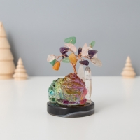 Сувенир стекло, металл "Деревце под защитой льва" 18 камней, цветной 5,5х5,5х9 см Сувенир стекло, металл "Деревце под защитой льва" 18 камней, цветной 5,5х5,5х9 см