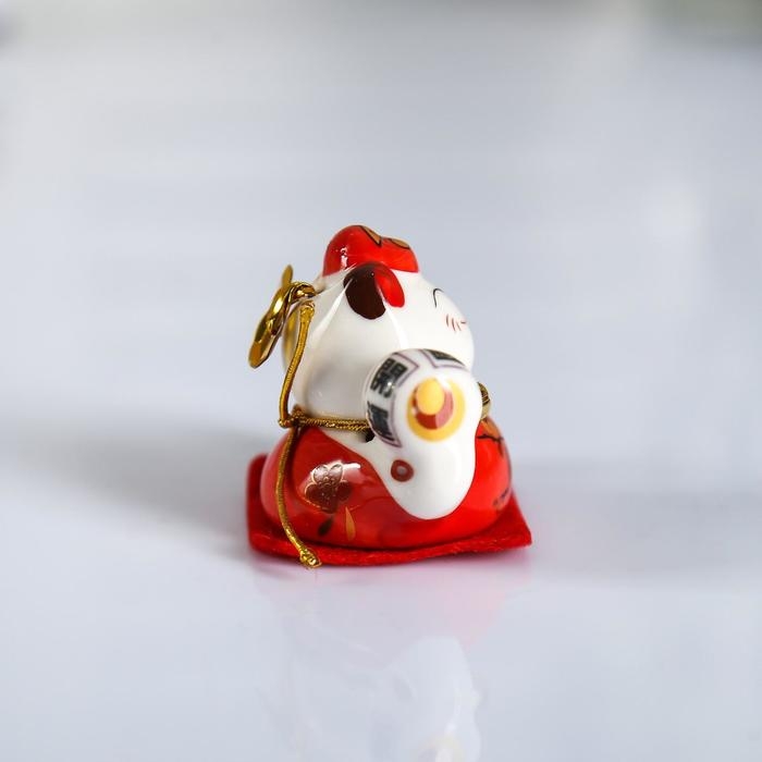 Сувенир керамика Сувенир керамика "Манэки-нэко в головном уборе, на коврике" набор 5 шт 4,2х5,2х3,5 см