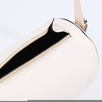 Сумка кросс-боди на молнии, цвет белый Сумка кросс-боди на молнии, цвет белый