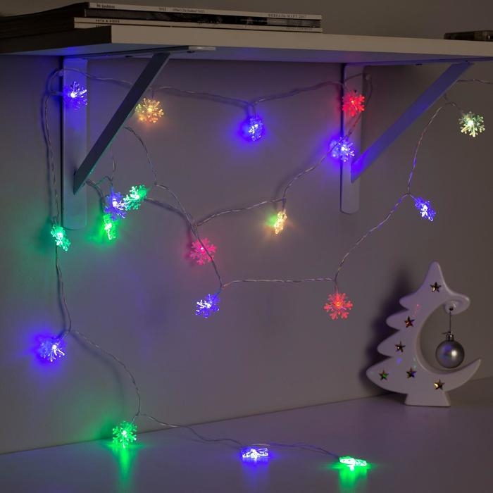 Гирлянда «Нить» 3 м с насадками «Снежинки большие», IP20, прозрачная нить, 20 LED, батарейки AAх3 (нет в комплекте), свечение мульти Гирлянда «Нить» 3 м с насадками «Снежинки большие», IP20, прозрачная нить, 20 LED, батарейки AAх3 (нет в комплекте), свечение мульти