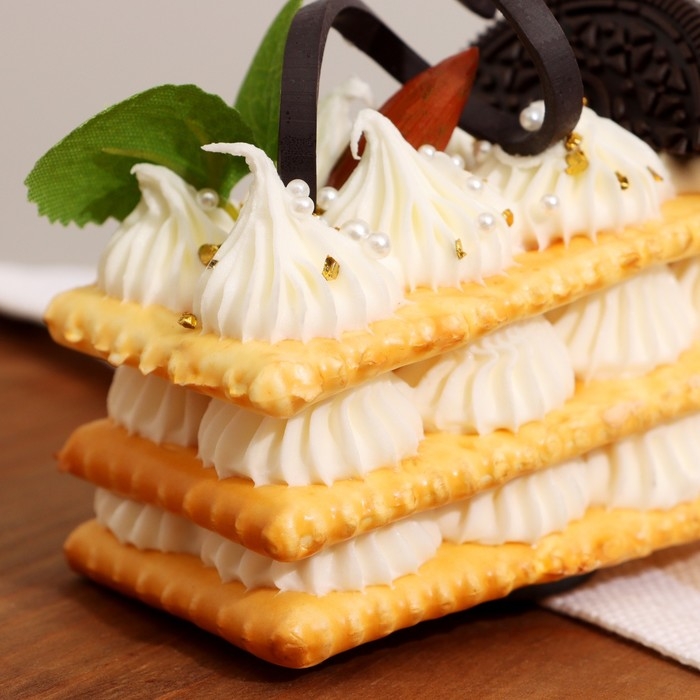 Муляж - магнит Муляж - магнит "Крекер с мятой" 4х8х6см