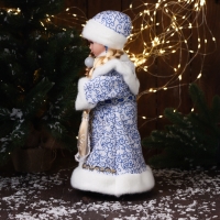 Снегурочка "В шубке с орнаментом" двигается, с подсветкой, 40х20 см, синий Снегурочка "В шубке с орнаментом" двигается, с подсветкой, 40х20 см, синий