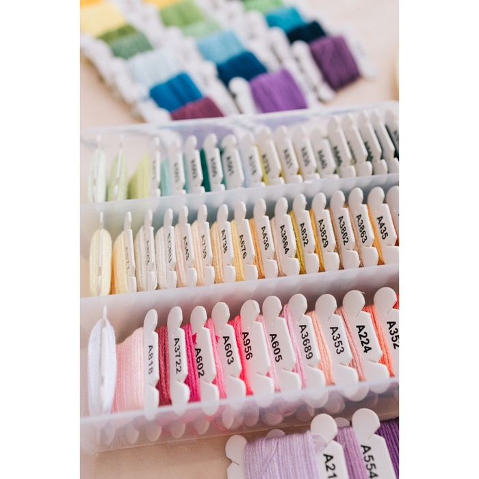 Набор ниток мулине «Ассорти», 4 ± 0,3 м, 80 шт Набор ниток мулине «Ассорти», 4 ± 0,3 м, 80 шт