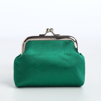Кошелёк женский на фермуаре, цвет зелёный