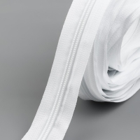 Набор: рулонная молния «Спираль» №5, 10 м, 20 бегунков, 40 верхних ограничителей, 20 нижних ограничителей, цвет белый Набор: рулонная молния «Спираль» №5, 10 м, 20 бегунков, 40 верхних ограничителей, 20 нижних ограничителей, цвет белый