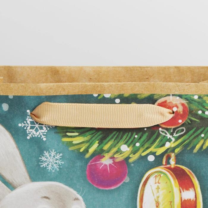 Пакет подарочный новогодний крафтовый вертикальный &laquo;С Новым годом!&raquo;, ML 23 х 27 х 8 см, Новый год