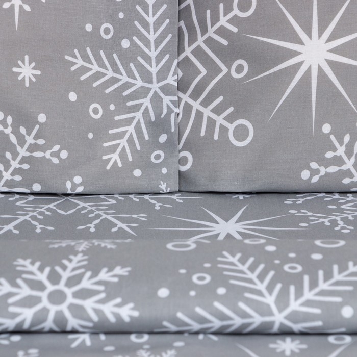 Постельное бельё &laquo;Этель&raquo; 1.5 сп Snow fall, 143х215 см, 150х214 см, 70х70 см - 2 шт, бязь