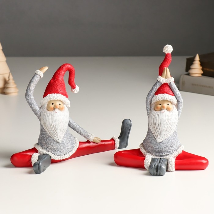 Сувенир полистоун "Дед Мороз - йог. Растяжка и расслабление" МИКС 9х15х18 см