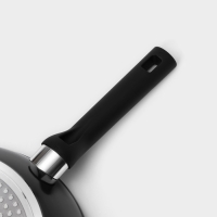 Сковорода Magistro Warrior, d=26 см, h=7 см, антипригарное покрытие, индукция, цвет чёрный Сковорода Magistro Warrior, d=26 см, h=7 см, антипригарное покрытие, индукция, цвет чёрный