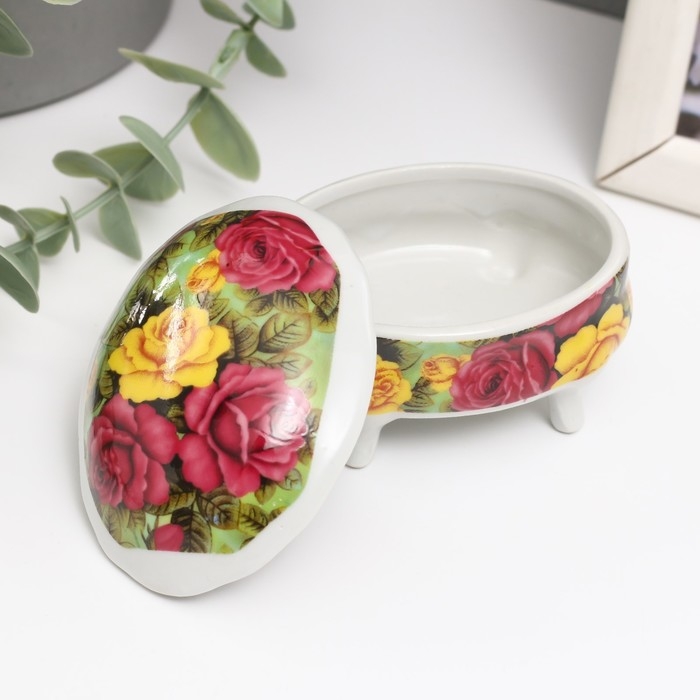 Шкатулка керамика на ножках Шкатулка керамика на ножках "Куст с розами" 6,1х7,7х4,8 см