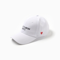 Кепка женская с вышивкой MIST Hearts, белый, р. 56-58 Кепка женская с вышивкой MIST Hearts, белый, р. 56-58