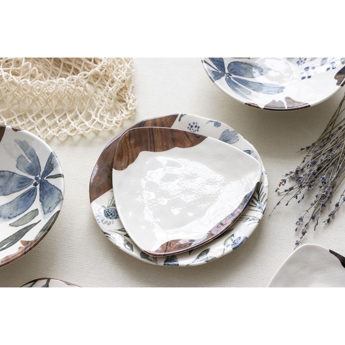 Тарелка керамическая «Фьюжен», 18 х 18 см, цвет белый Тарелка керамическая «Фьюжен», 18 х 18 см, цвет белый