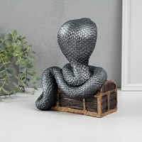 Новогодняя копилка "Кобра на сундуке " 20 х 17 х 12 см, серебристый Новогодняя копилка "Кобра на сундуке " 20 х 17 х 12 см, серебристый