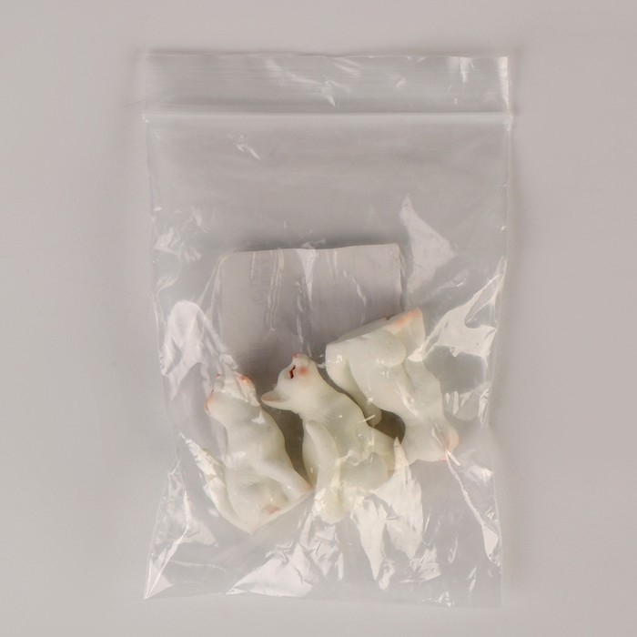 Миниатюра кукольная «Милый котик», набор 3 шт., размер 1 шт. — 1,5 × 2,4 × 4 см Миниатюра кукольная «Милый котик», набор 3 шт., размер 1 шт. — 1,5 × 2,4 × 4 см