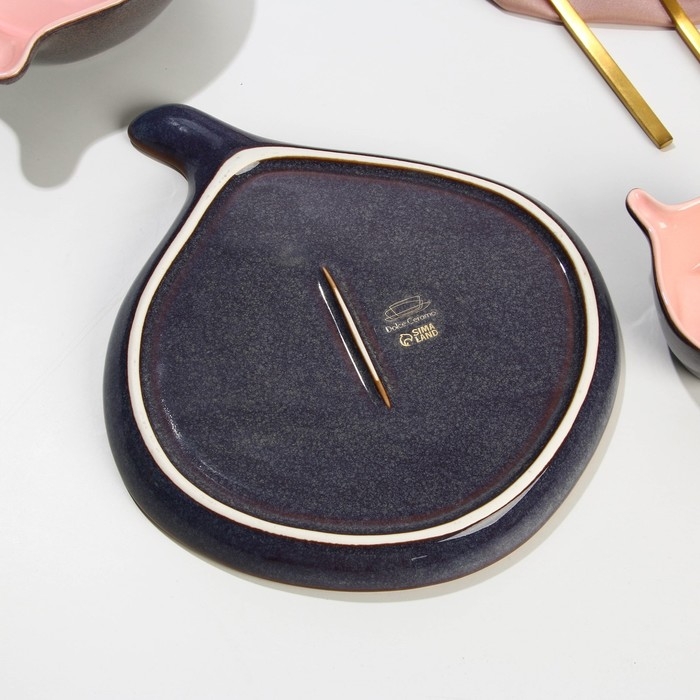 Тарелка керамическая «Инжир», 22.5 х 26.5 см, цвет розовый Тарелка керамическая «Инжир», 22.5 х 26.5 см, цвет розовый