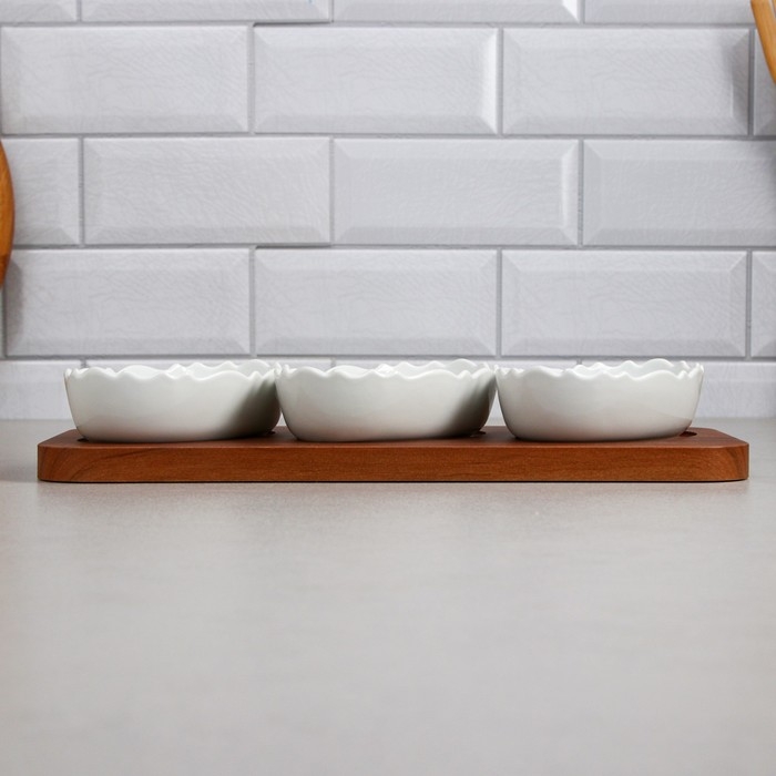 Менажница «Морская», 3 шт: 200 мл, деревянное основание, фарфор, Иран Менажница «Морская», 3 шт: 200 мл, деревянное основание, фарфор, Иран