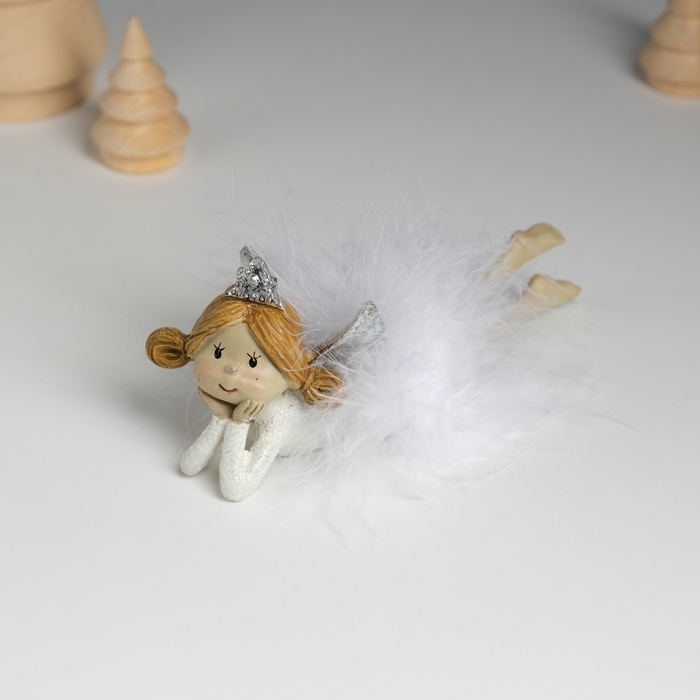 Сувенир полистоун "Ангелочек в белом платье с меховой юбочкой" лежит 14х4х6 см
