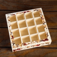 Новый год. Упаковка для конфет 16 шт &laquo;Елочные игрушки&raquo; 17,7 х 17,7 х 3,8 см