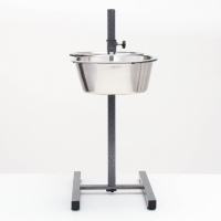 Регулируемая подставка с 2 мисками по 4 л, высота подставки 40 см Регулируемая подставка с 2 мисками по 4 л, высота подставки 40 см