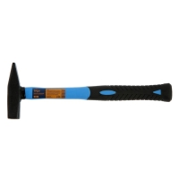 Молоток слесарный ТУНДРА, квадратный боек, фиберглассовая обрезиненная рукоятка, 300 г