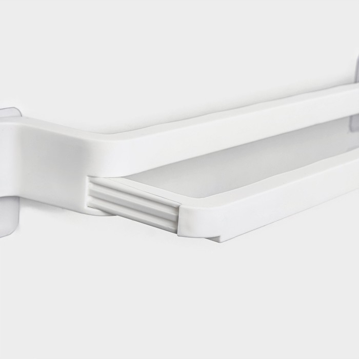 Держатель для полотенец на липучке Доляна, 53 см, цвет белый