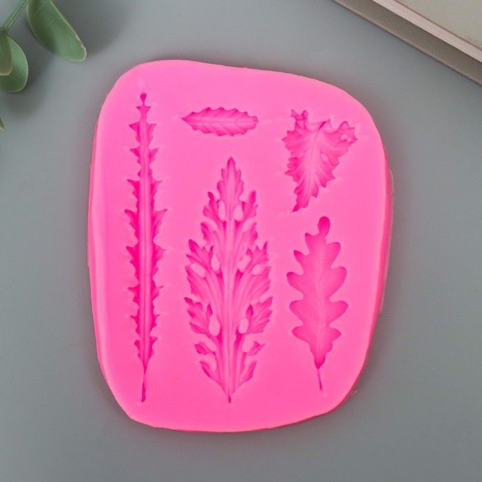 Молд силикон "Листья" 5 предметов 1х8х10 см