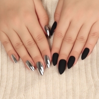 Накладные ногти, 12 шт, с клеевыми пластинами, форма миндаль, матовые/хромированные, чёрные, серебристые Накладные ногти, 12 шт, с клеевыми пластинами, форма миндаль, матовые/хромированные, чёрные, серебристые