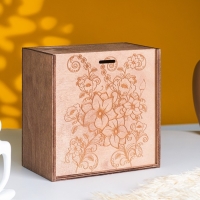 Подарочный пенал "Цветы" 20х20х10 см Подарочный пенал "Цветы" 20х20х10 см