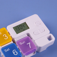 Таблетница &laquo;Неделька&raquo;, 7 секций, с таймером, разноцветная