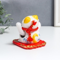 Маятник керамика "Манэки-нэко с цветком" от солнечных батарей 10х8,3х9,7 см Маятник керамика "Манэки-нэко с цветком" от солнечных батарей 10х8,3х9,7 см