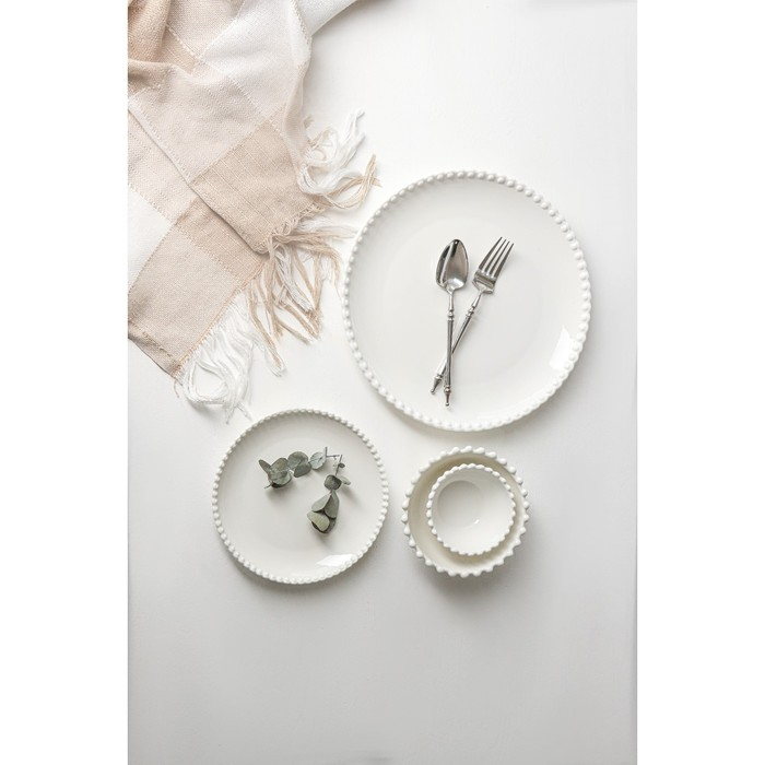 Тарелка фарфоровая обеденная Magistro &laquo;Лакомка&raquo;, d=30 см, цвет белый