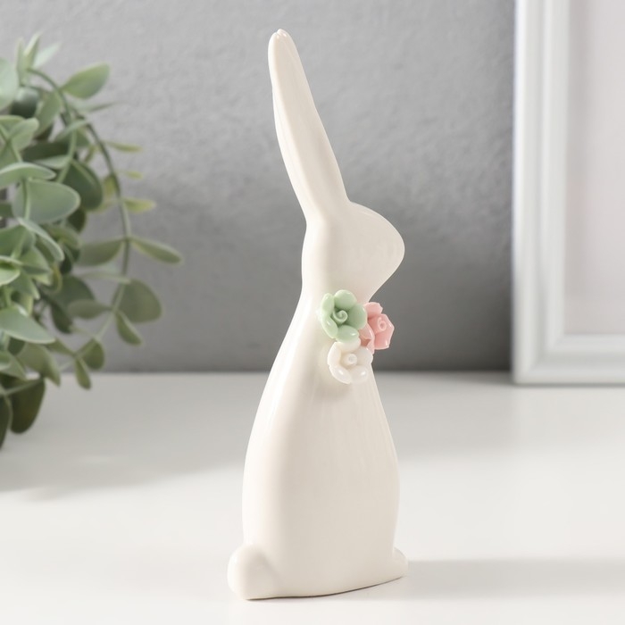 Сувенир керамика "Зайчик белый с цветочками" 6х2,8х15 см