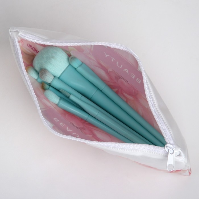 Косметичка-пенал PVC на молнии &laquo;Цветы&raquo;