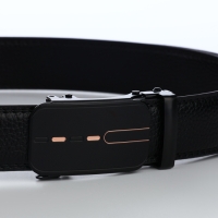 Ремень мужской, ширина 3,5 см, пряжка автомат, цвет чёрный Ремень мужской, ширина 3,5 см, пряжка автомат, цвет чёрный