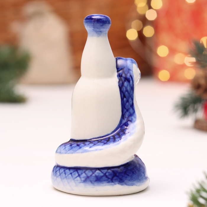 Сувенир "Змея с бутылкой", гжель