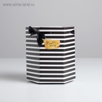 Коробка подарочная складная шестигранник &laquo;Монохром&raquo;, 17 х 14,8 х 19,5 см