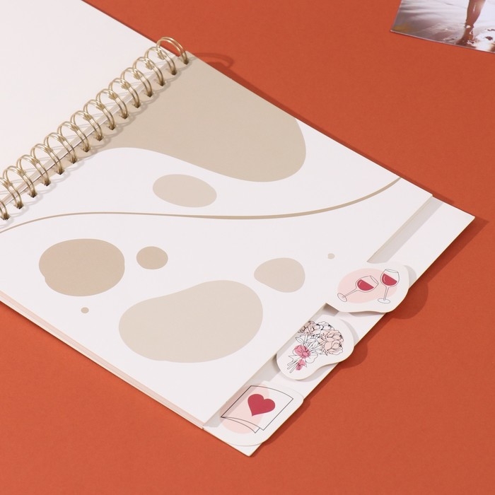 Фотоальбом на спирали 20 листов "Мы женаты" объёмный элемент + 4 вкладки 24х24 см