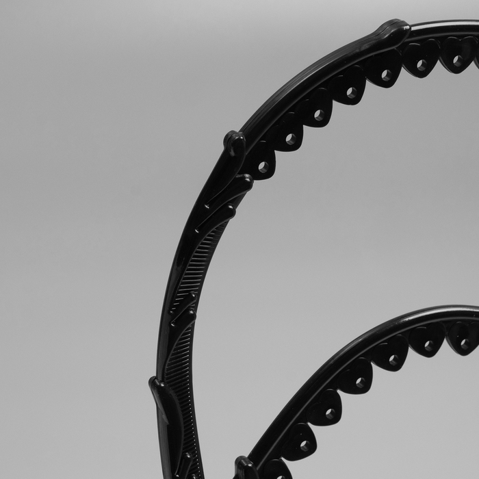 Подставка для украшений &laquo;Сердце&raquo;, 31 место, 13,5&times;24&times;30 см, цвет чёрный