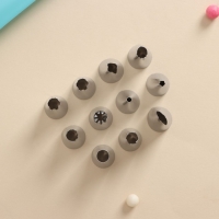 Набор кондитерский &laquo;С любовью&raquo;, 14 предметов: насадки 12 шт d=1,7 см, адаптер, мешок 30&times;15 см