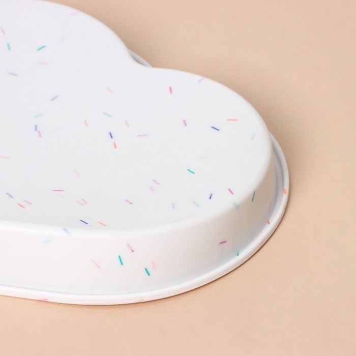 Форма для выпечки KONFINETTA &laquo;Сердце&raquo;, силикон, 25&times;23&times;3,5 см (внутр. размеры 23&times;21&times;3,5 см), цвет белый