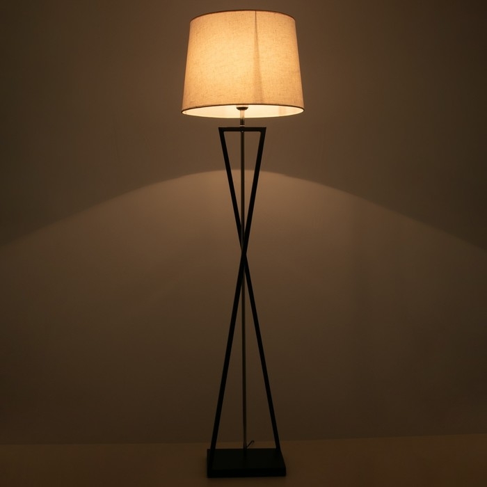 Торшер 16436/1 Е27 40Вт черно-хромовый 41х43х142 см