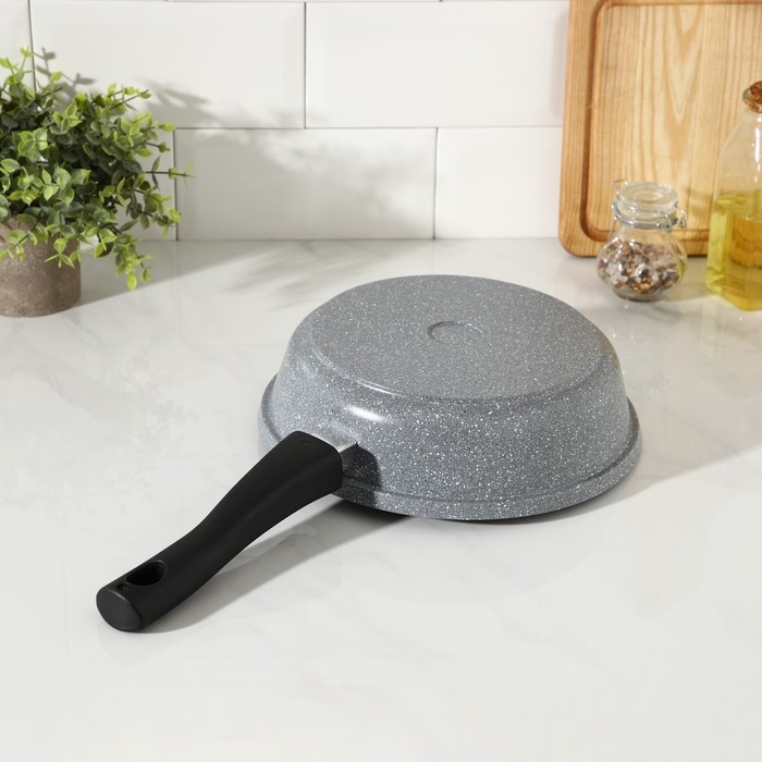 Сковорода Доляна &laquo;Марбл&raquo;, d=24 см, стеклянная крышка, съёмная ручка, антипригарное покрытие